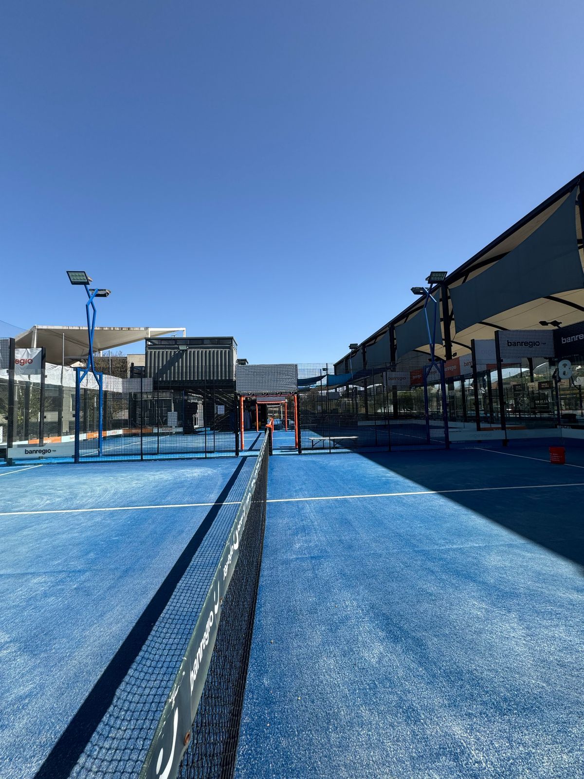 Detalle de cancha en Padel Esfera